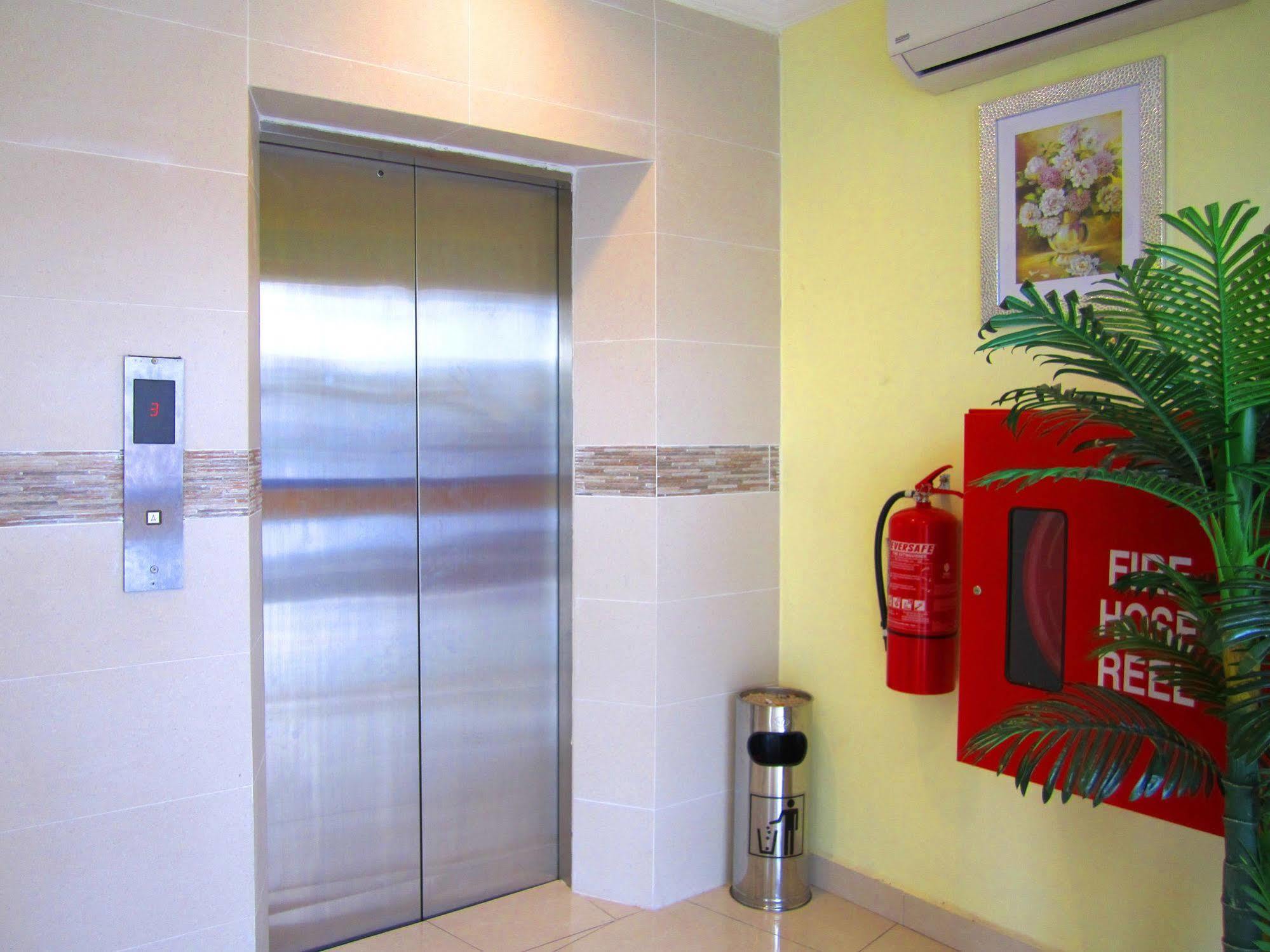 Sun Inns Hotel D'Mind Seri Kembangan Exterior foto